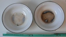 Zwei alte Emaille Schüsseln