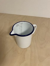 Emaille Messbecher Vintage